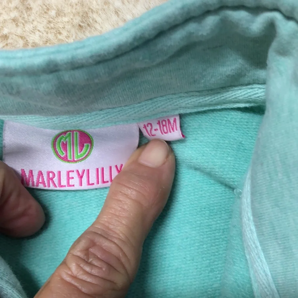 Bundle of 3 sweatshirts size 2‎ T